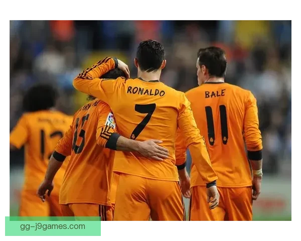 皇马全新橙色客场球衣正式亮相球迷热议不断